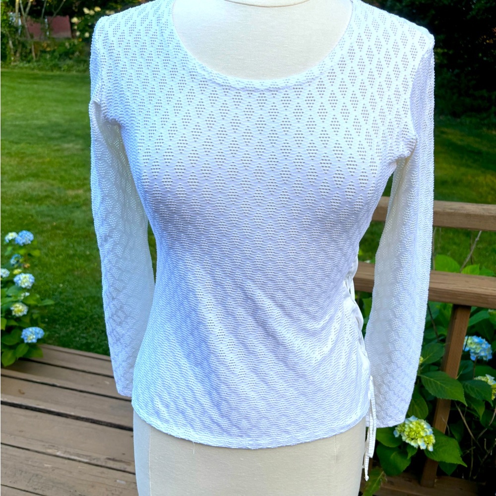 STRIPE by Rayure Paris White knit Top, lace up detail on sides, size M, EUC